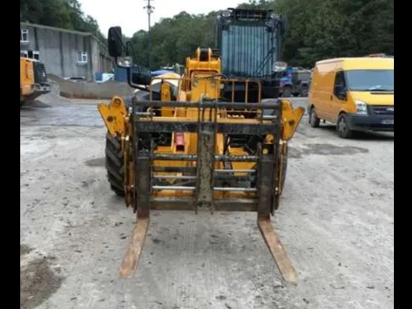 telehandler2.webp